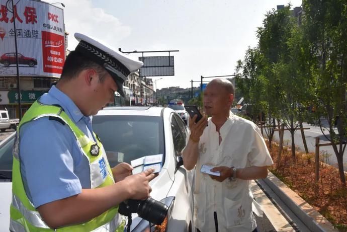 焦警|烈日“爆表”下的“焦警”，“暑”你最美！