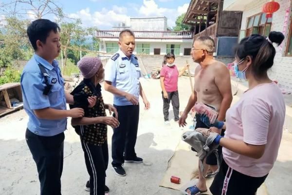 坪地场派出|赞！8旬“拾荒”老奶奶家中近3万元现金“被盗”——警民携手“大扫除”地毯式清查“破案”