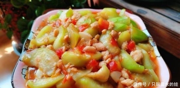 汤汁|丝瓜最好吃的做法,营养美味又健康,好吃的连汤汁都不放过