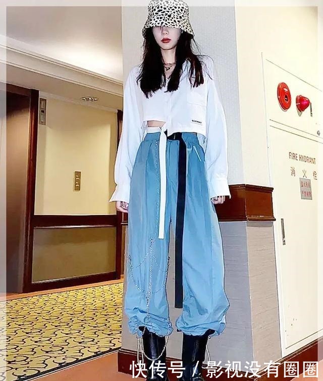 下半年|忘掉阔腿裤!2020下半年巨火的裤子长这样!