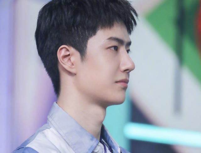 王一博|天天向上:王一博吃半盘豆芽,大张伟提议送大厨进剧组,宠弟实锤