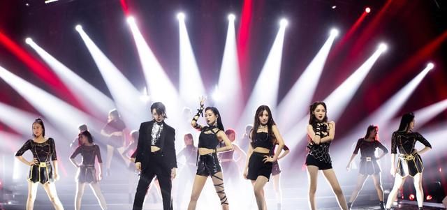  老实|破浪：不同风格的队长，老实如丁当，独立如万茜，你喜欢哪种？