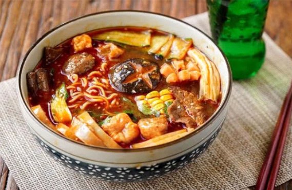 快试|还在买麻辣烫吃，快试着自己做吧，超级简单