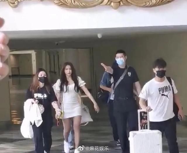  涵同框|青春有你门面金子涵同框不敌吴宣仪，站姐因发图丑被怼关站