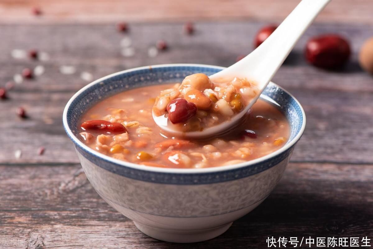 喝粥还是喝牛奶养胃(喝粥不养胃，喝牛奶也不护胃，真正的好办法是这个)