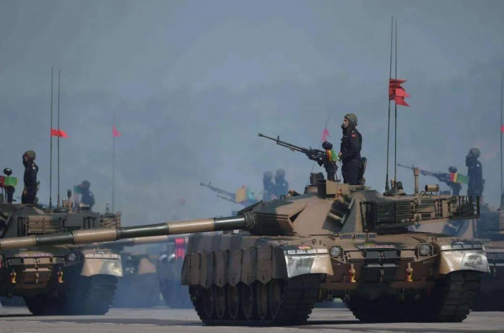  小心|美卫星发现边境异常，白宫提醒印度小心：大批坦克分三路直扑过来