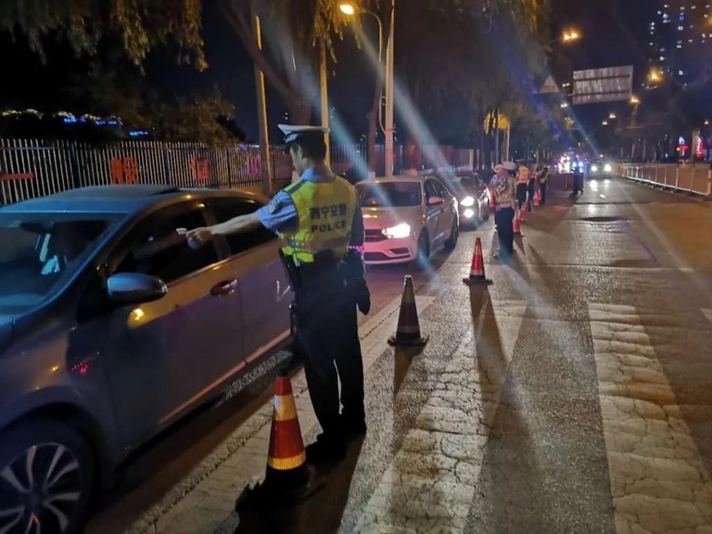 交警|严查!西宁交警不定时、不定点开展这项行动...