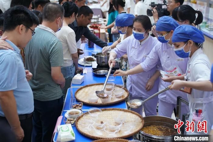 广西楚天膏方节(白露节气 广西国际壮医医院举办膏方节)