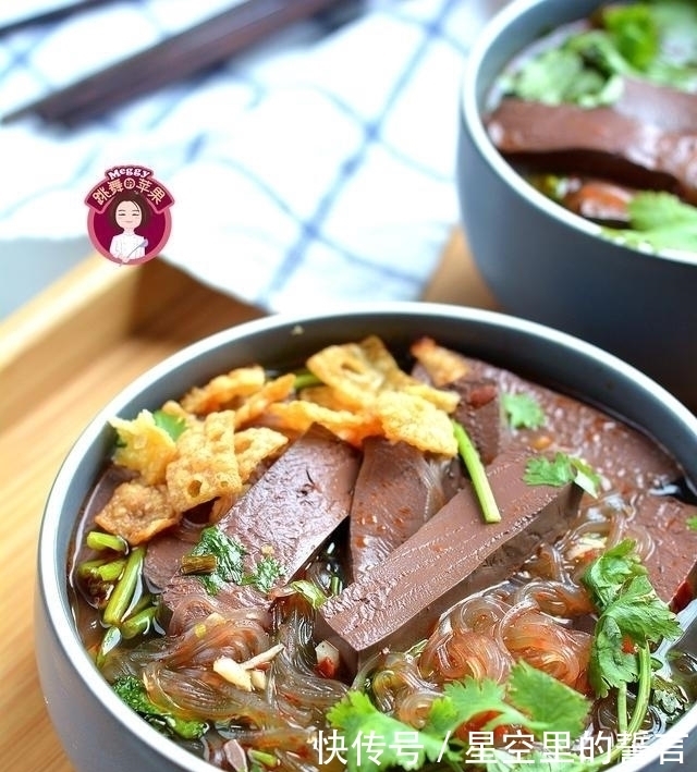 柔嫩|三伏天没胃口?吃1碗鸭血粉丝汤,咸鲜柔嫩开胃,从里到外的畅快