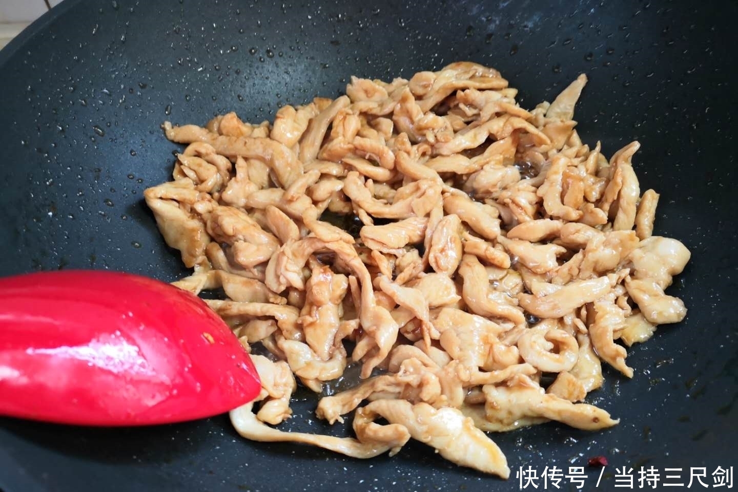 朋友圈|晚餐老公做了2菜一汤,成本没超20元,晒朋友圈,朋友:太寒酸了