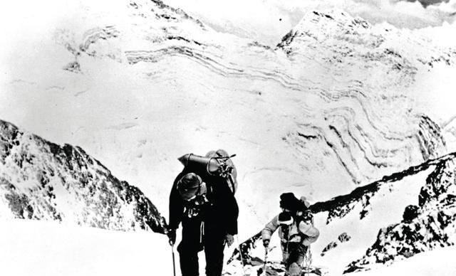  尝试|第一个登顶世界之巅的探险家都经历了什么？