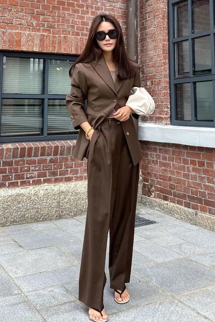 好看|今秋西装外套火了,这么穿好看又高级,时髦炸了