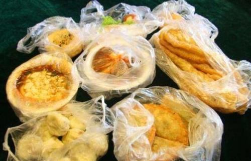  自带餐具|带着塑料袋的早餐卫生吗？和滚烫的食物接触后会不会有毒？