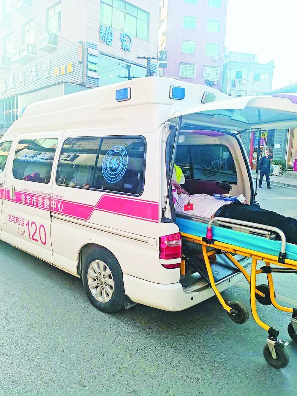 突发|九分钟生死时速！乘客突发重病，义乌BRT公交司机奋力救援