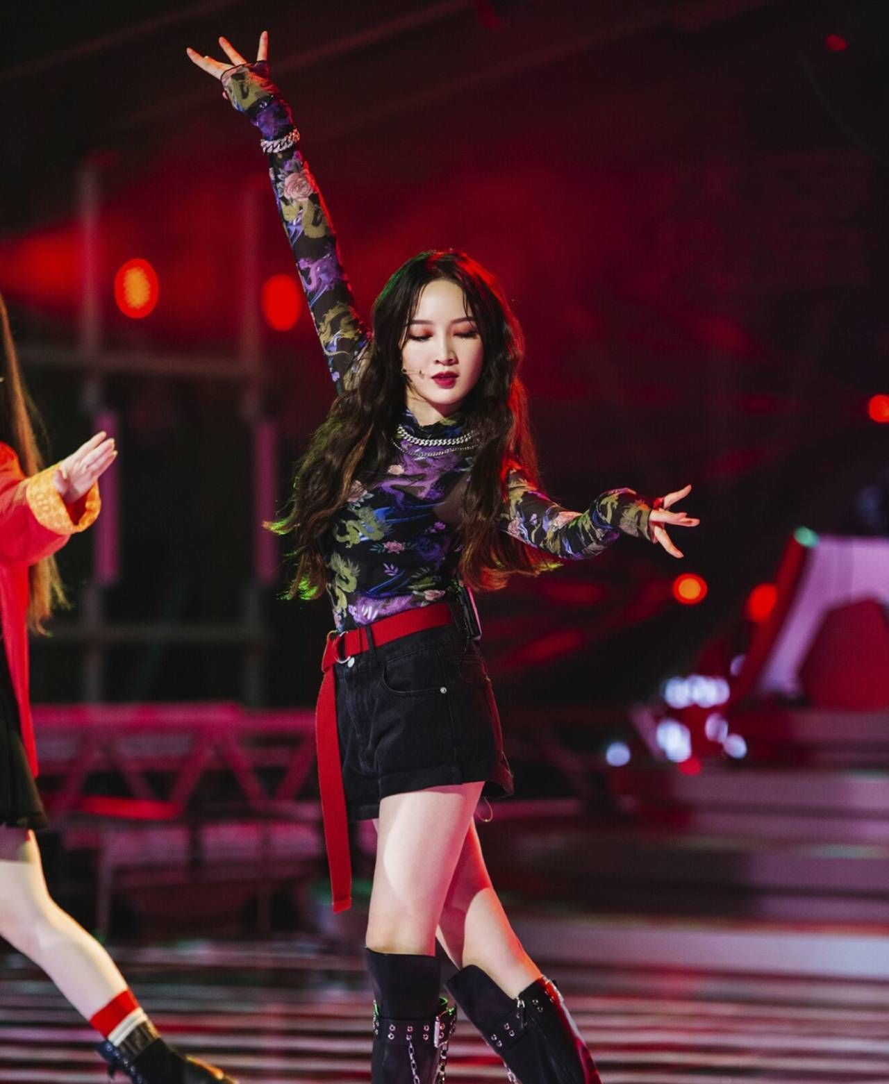 破浪的姐姐|她这是要把自己最后一点路人缘也败光才开心吗?