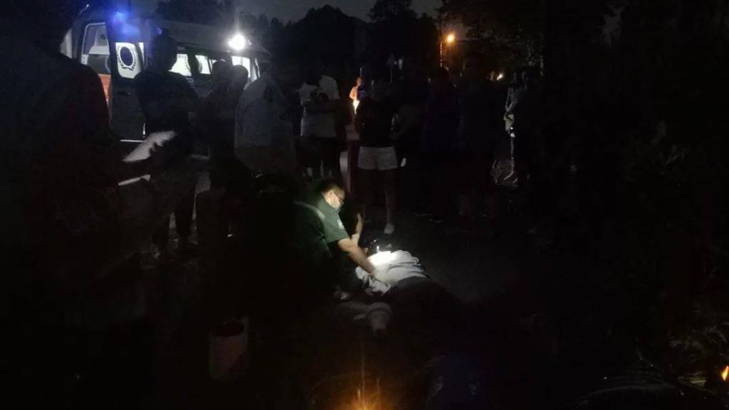  摩托车|昨晚尚义大道一60岁左右男子驾驶摩托车摔倒多处受伤