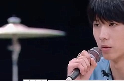  喊话|《明日之子》选手出圈，一个喊话周震南记住名字，一个让南南落泪