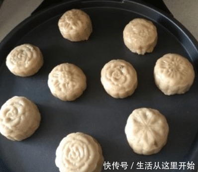 香甜可口|不用烤箱也能做月饼，做法简单，香甜可口，以后都不用买月饼了！