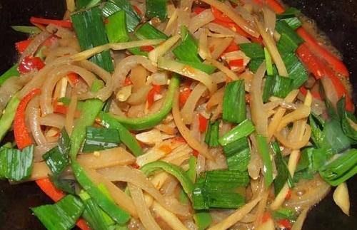 每顿|吃了半辈子洋葱,最爱这个吃法,一点都不油腻,每顿两碗饭才过瘾