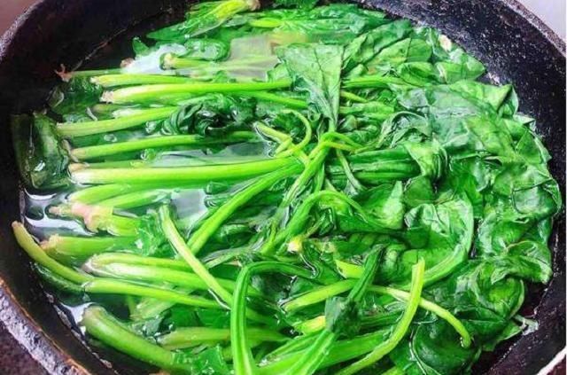 才能|4种“焯水后才能吃”的蔬菜,厨师:再懒也不能省去这1步!
