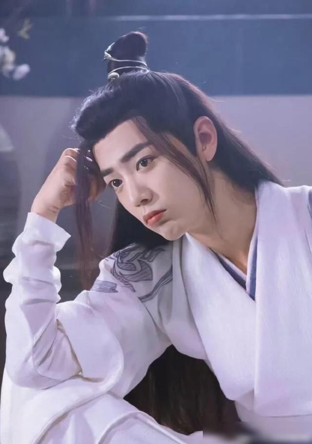  苗红|中秋节看王一博，国庆节看肖战，根是苗红