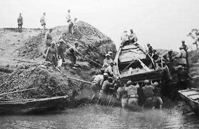 马毛姐|1949年,14岁渔家姑娘为何被评为一等功?领导人亲自接见为其取名