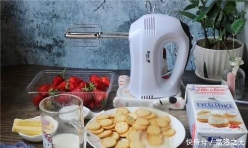 慕斯蛋糕|夏天最爱的草莓蛋糕,清爽细腻,配方升级,不用烤箱,零失败