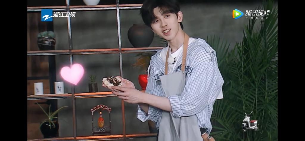  蔡徐坤|蔡徐坤挑战第一次沙溢却在旁边这样