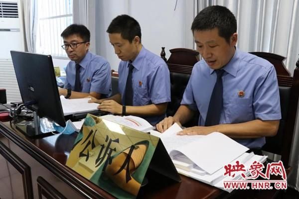 告人张某|许昌魏都区检察院检察长对张某娜等人涉恶犯罪团伙案出庭支持公诉