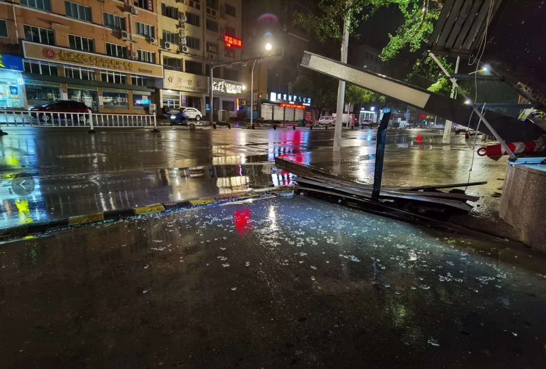 明天|台风警报！“黑格比”今天凌晨登陆！预计明天穿过江苏，暴雨来袭