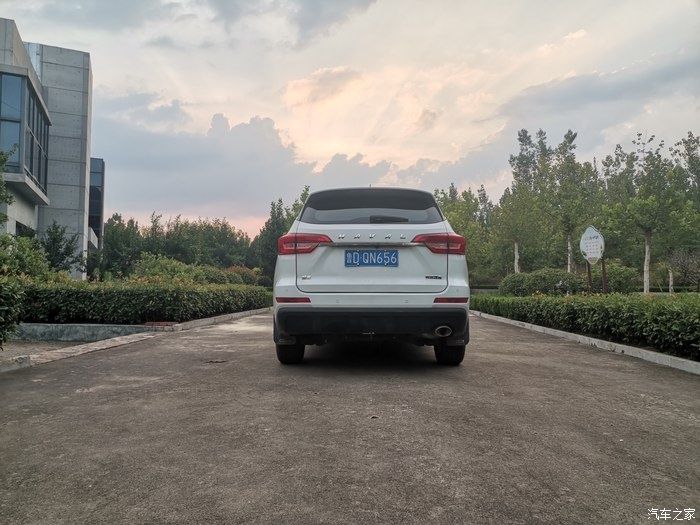  用车|颜值出众，空间宽敞，配置丰富，油耗不高，家庭用车首选哈弗M6！