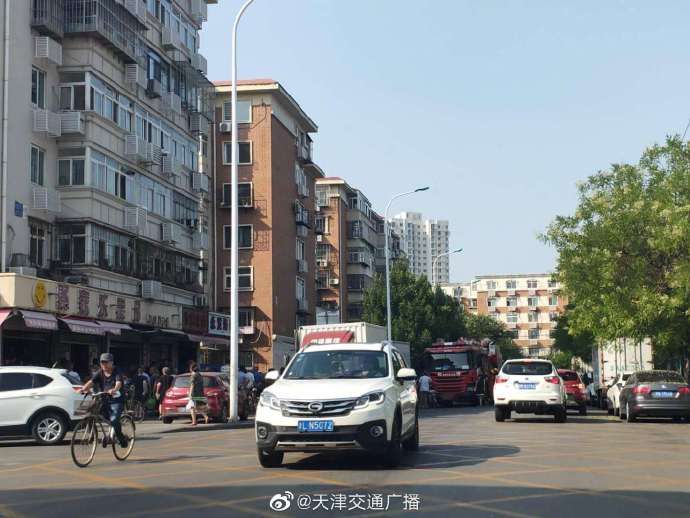  小区|天津 一小区底商起火