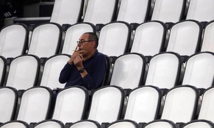  抽烟|29分钟惨遭三连击，C罗缺阵九冠王被暴揍，萨里却在看台悠闲抽烟