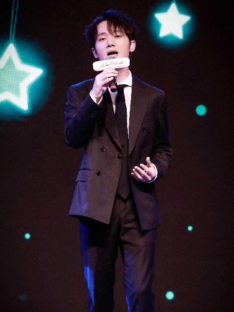 得了冠军|《中国好声音》冠军,以新人身份重登舞台,二次夺冠依旧不红!