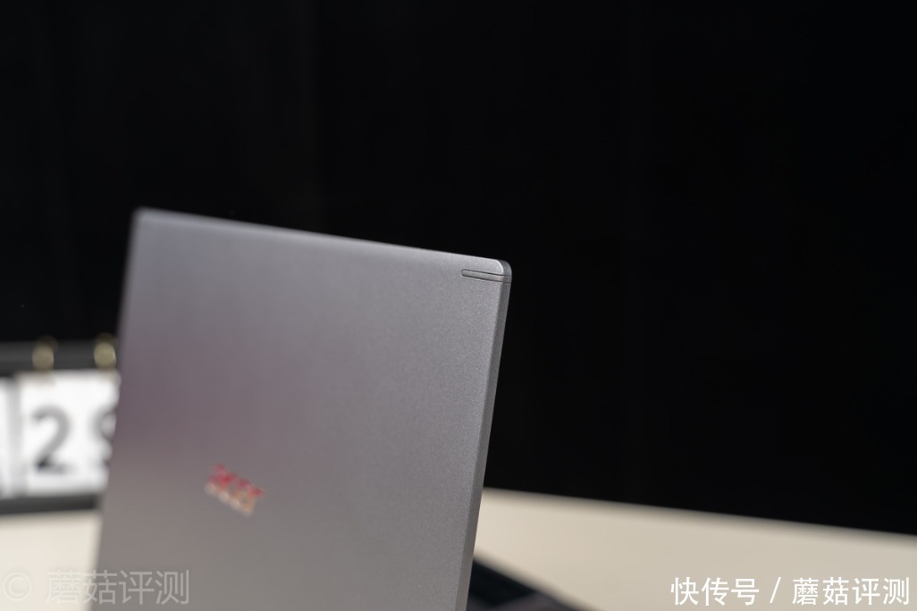  翻转|极致轻薄，自由翻转，细节出众、宏碁蜂鸟Spin 5百变2K轻薄本 评测