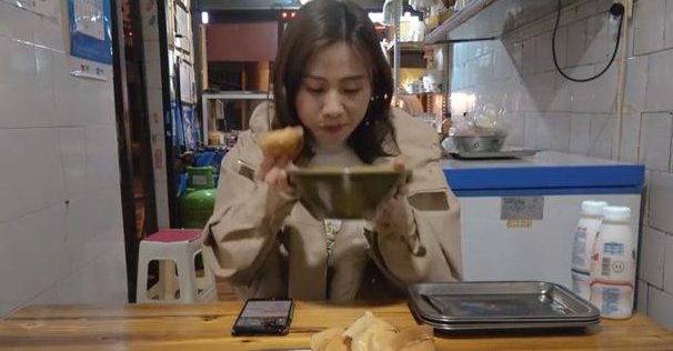  吃播|密子君吃80个“巨型”煎饺, 掰开一看却穿帮, 直接掉粉70万!