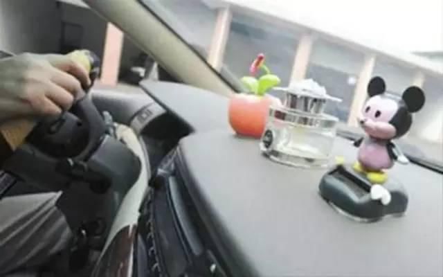  半挂车|又一辆半挂车自燃，整条高速被照亮……