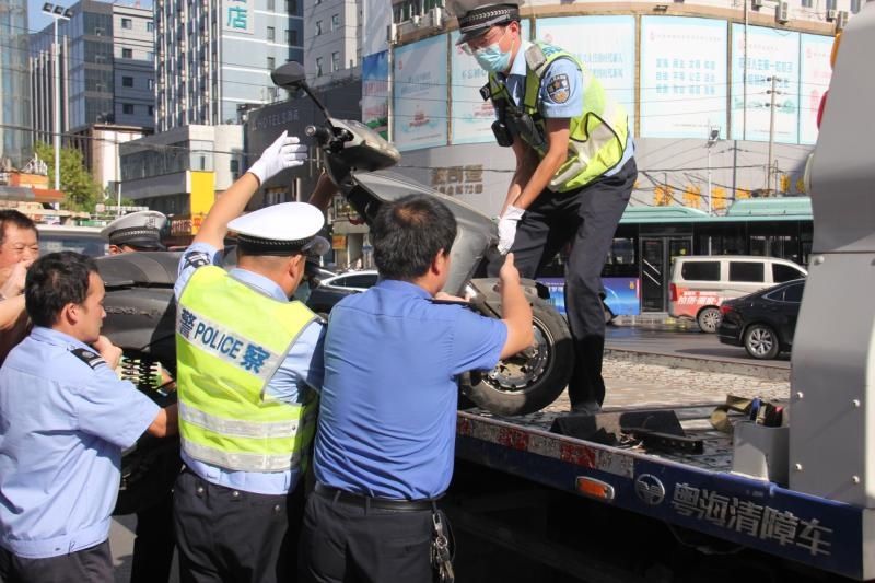 执法|郑州交警三大队开展火车站地区交通治理联合执法