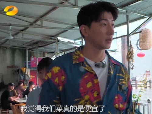  人设|中餐厅第四季口碑反转，靠的不是黄晓明，更不是赵丽颖，而是他