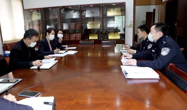  出售|借医保卡配药后低价出售，涉案百万元！上海警方捣毁一骗保产业链