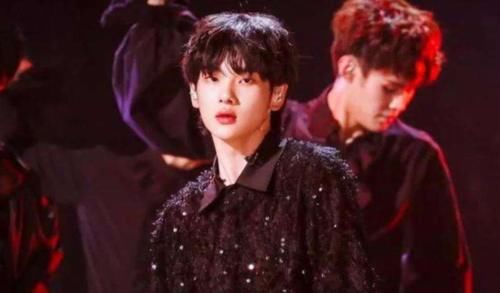  资格|周震南DISS说唱圈怪像，遭艾福杰尼回怼，网友坦言“他没资格”