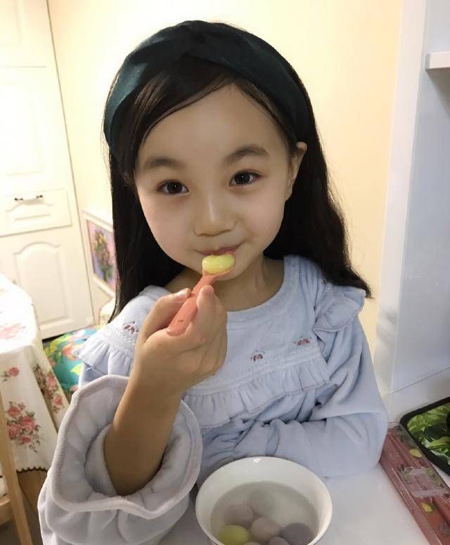 女孩|小山竹很少晒太阳7岁时,他会做美味的食物,长大后成为一个大女孩