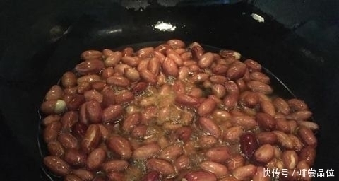 油炸花生米|炒花生米时,万万不要直接下油锅炒,多加这1步,每一粒都嘎嘣脆