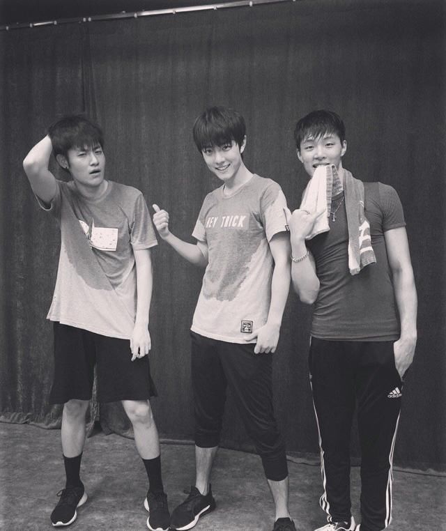  李现|艺人超话签到排行榜，肖战王一博长期霸榜，他的签到率却直线飙升