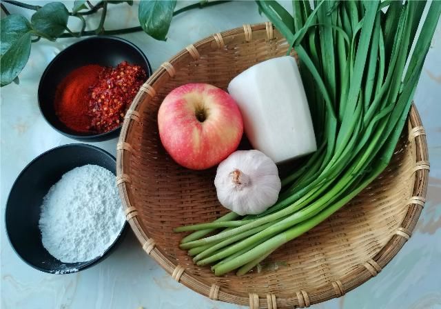 辣椒粉和辣|腌辣白菜,教你调酱汁正确方法,味道正宗,做出地道的韩式辣白菜