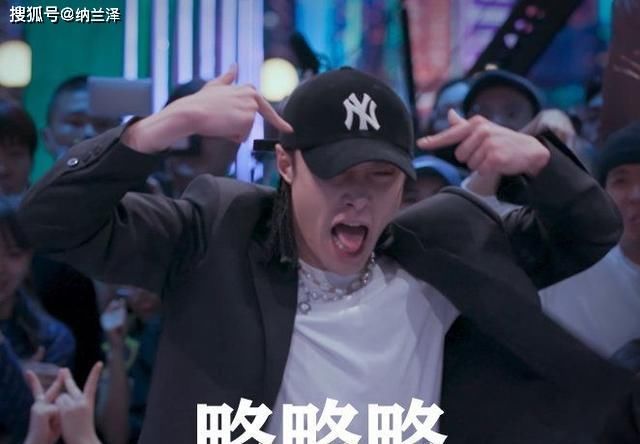  消费|张艺兴和王一博被消费的小细节，两团队集体抱暖，节目组真会玩