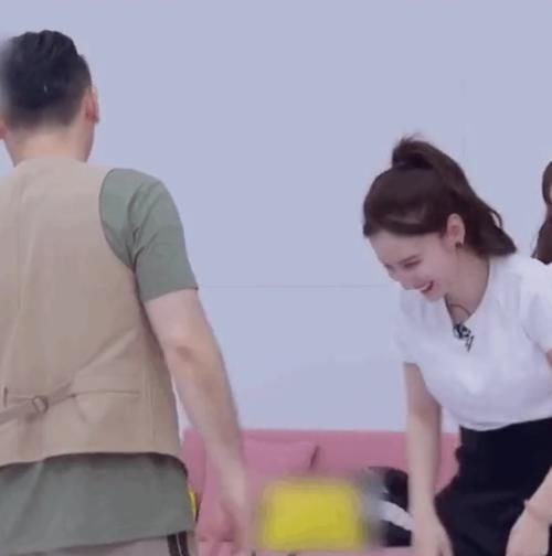  爆笑|点击就看浪姐之爆笑喜剧人张萌