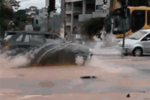  滑梯|搞笑GIF：哎呀，这滑滑梯太刺激，把孩子都丢了