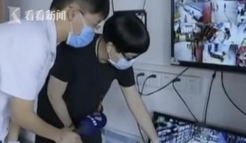 不见|超市结账时手机不见了！女子查看监控后傻眼...