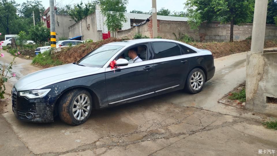 干干净净|老家兄弟结婚，大汉来当录像车！